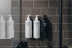 Designer toiletries, hair dryer, towels - STORY HOTEL STOCKHOLM NORTH, in JdV by Hyatt (Sundbyberg)