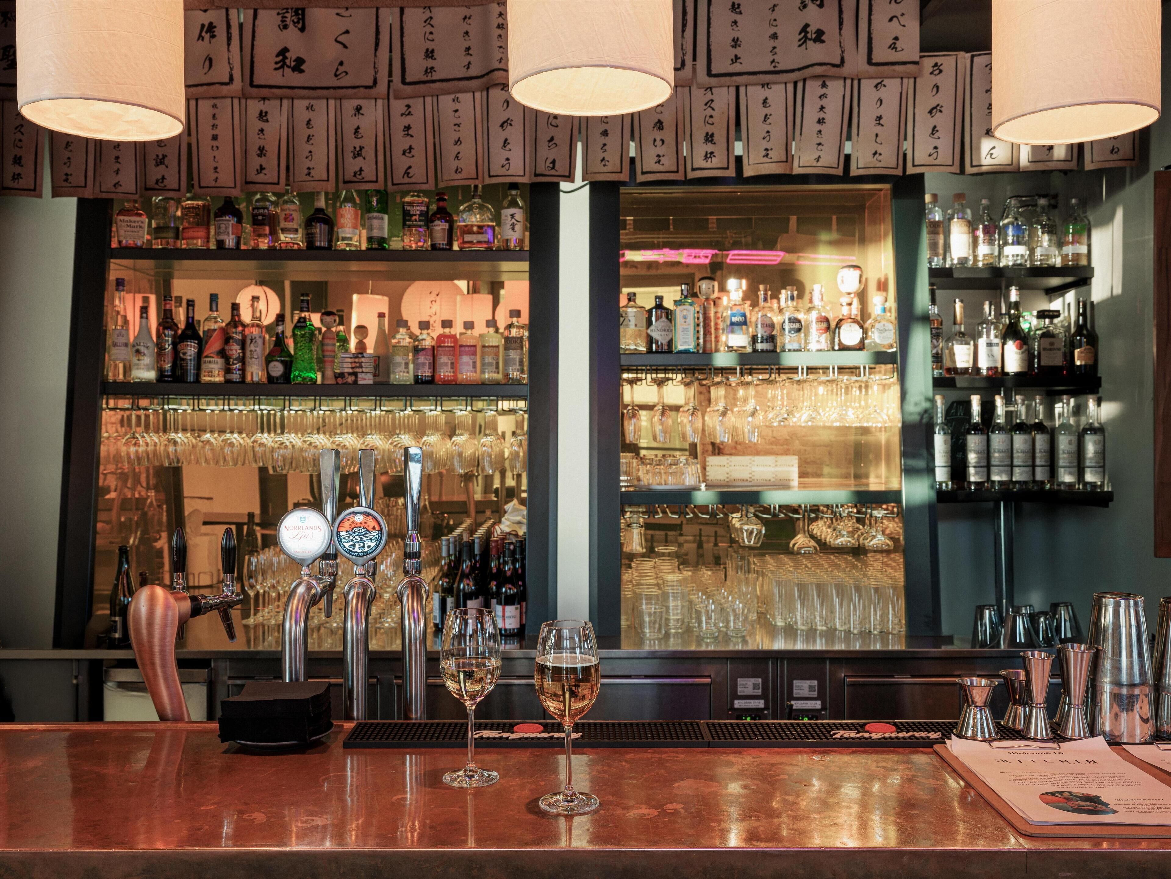 Breakfast, lunch and dinner served