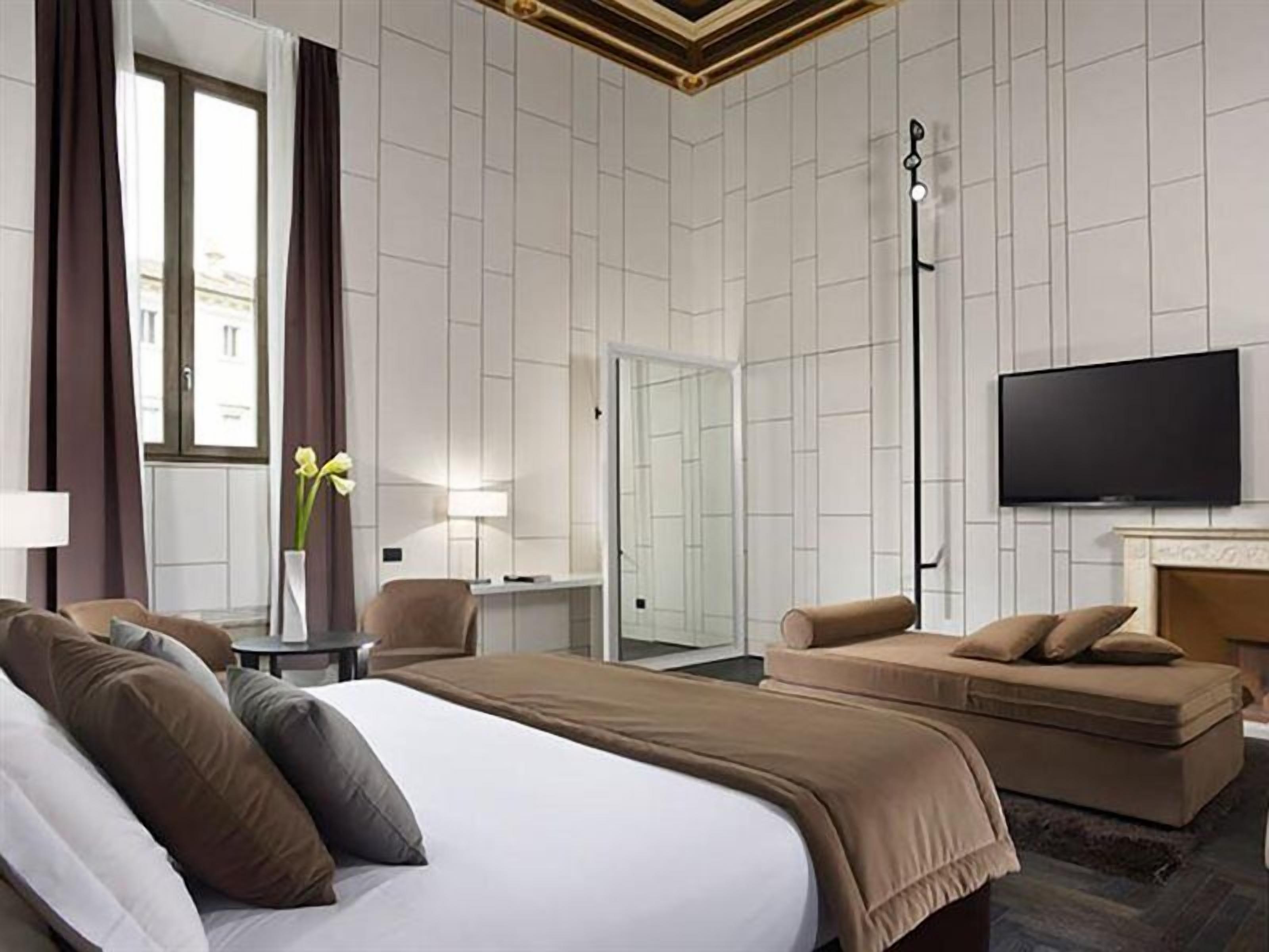 Memory foam beds, minibar, in-room safe, desk