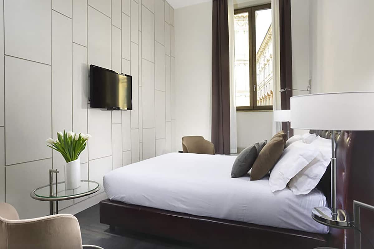 Superior Double or Twin Room | Memory foam beds, minibar, in-room safe, desk
