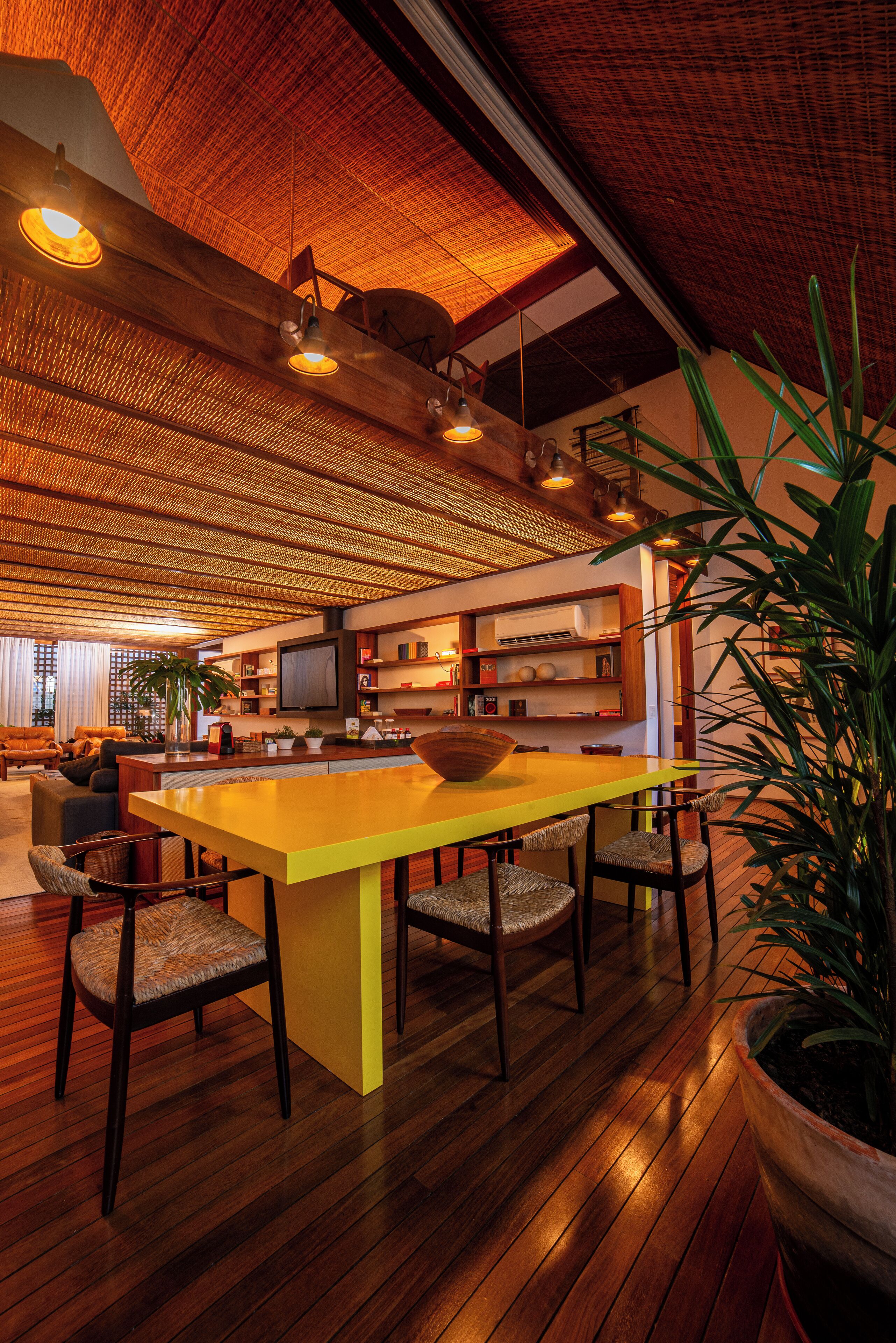 Minibar, caja de seguridad en la habitación y decoración personalizada 