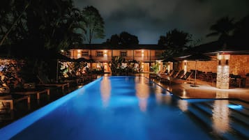 Outdoor pool, pool umbrellas, sun loungers