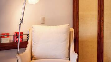 Apartamento | Frigobar, cofres nos quartos, individualmente decorados