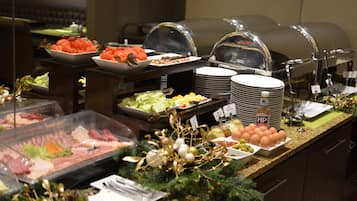 Desayuno buffet (PLN 69 por persona)