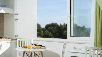 Studio, Sea View