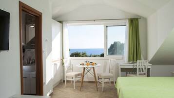 Studio, Sea View | Iron/ironing board, free WiFi, bed sheets