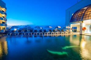 2 outdoor pools, pool umbrellas, pool loungers