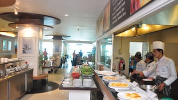 Daily buffet breakfast (THB 220 per person)