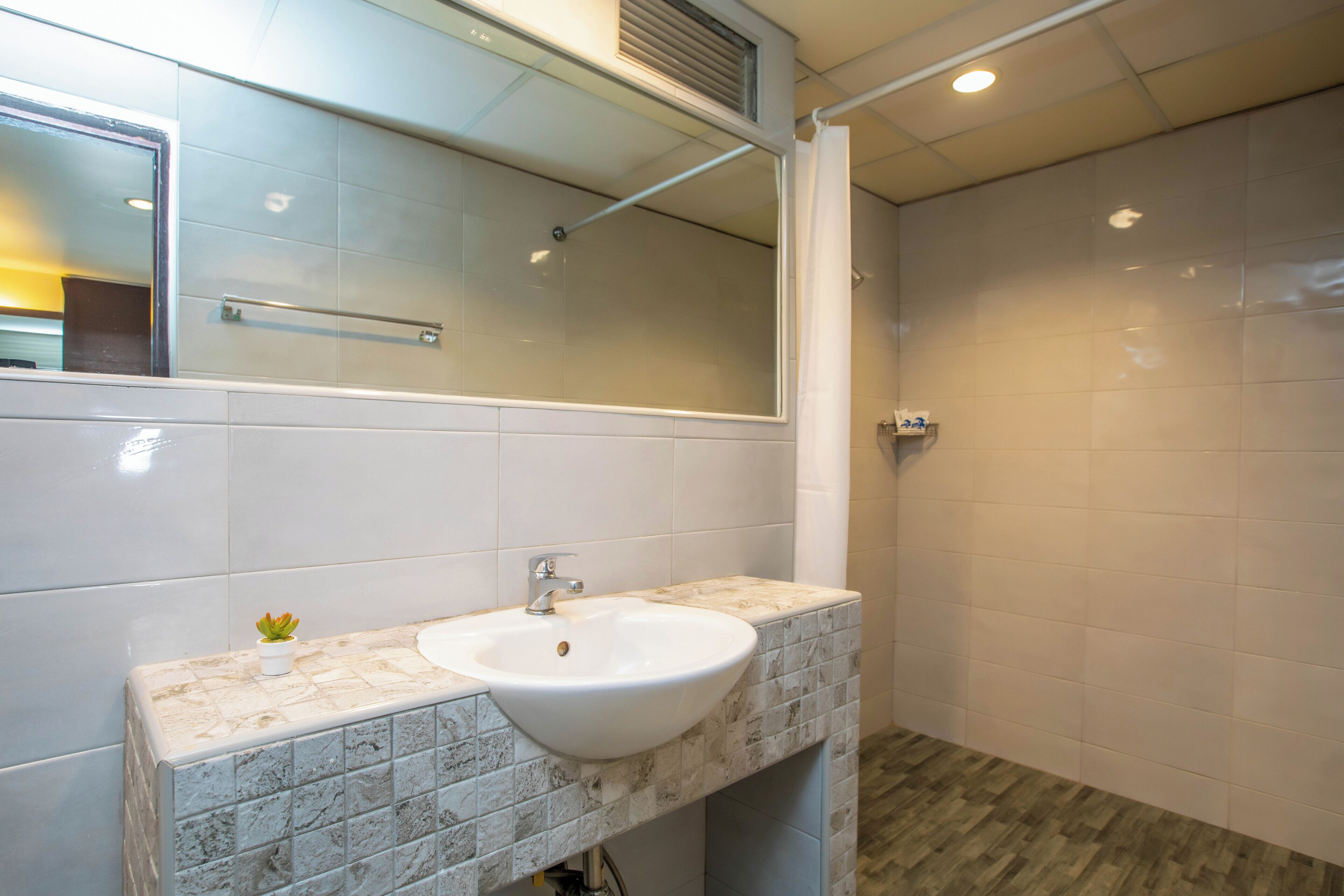 Photo - Flipper House Hotel - SHA Extra Plus