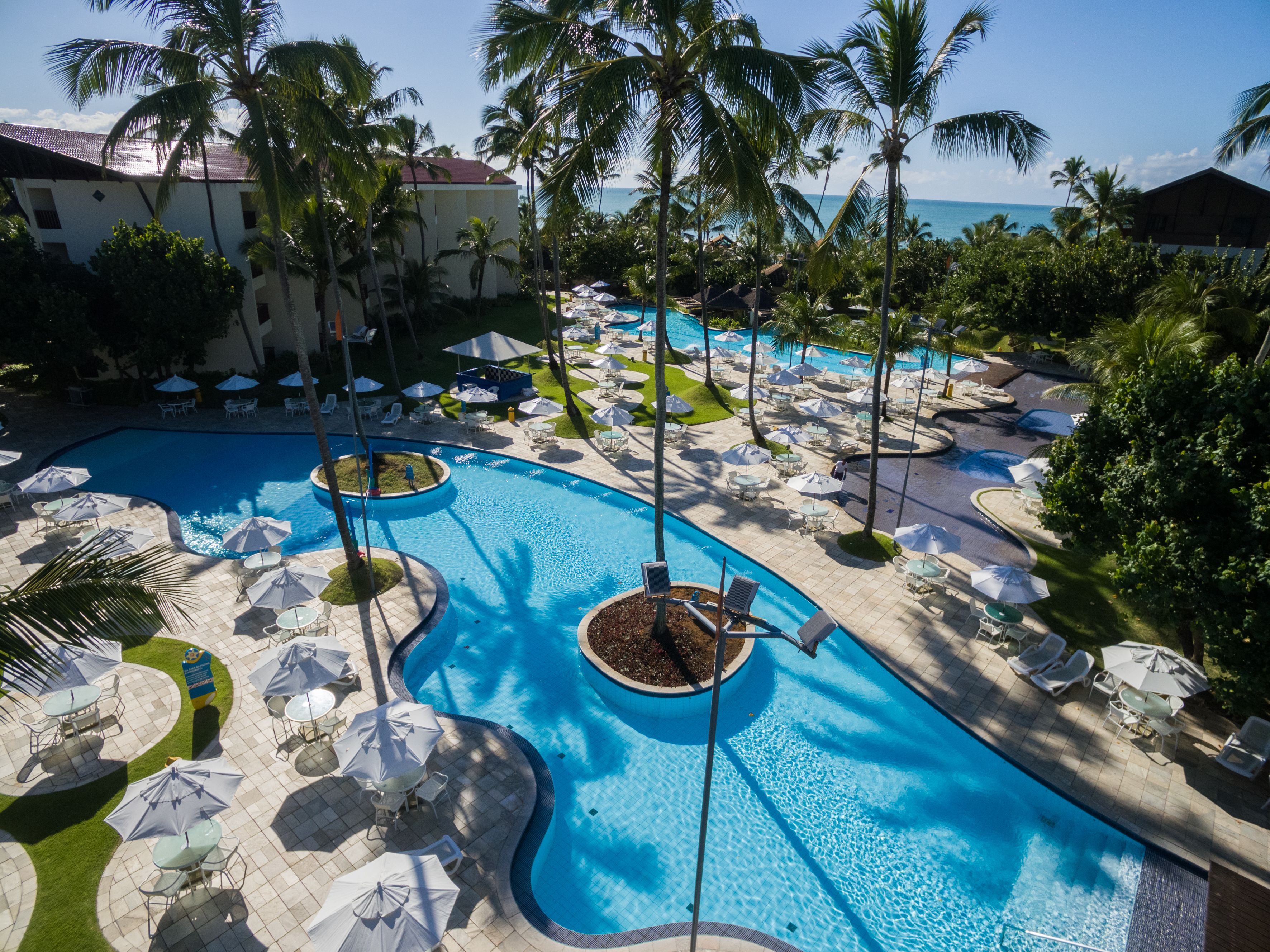 5 outdoor pools, pool umbrellas, sun loungers