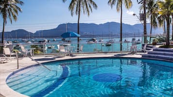 Outdoor pool, sun loungers