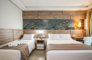 Suite Luxo | Minibar, caja fuerte, tabla de planchar con plancha y wifi gratis