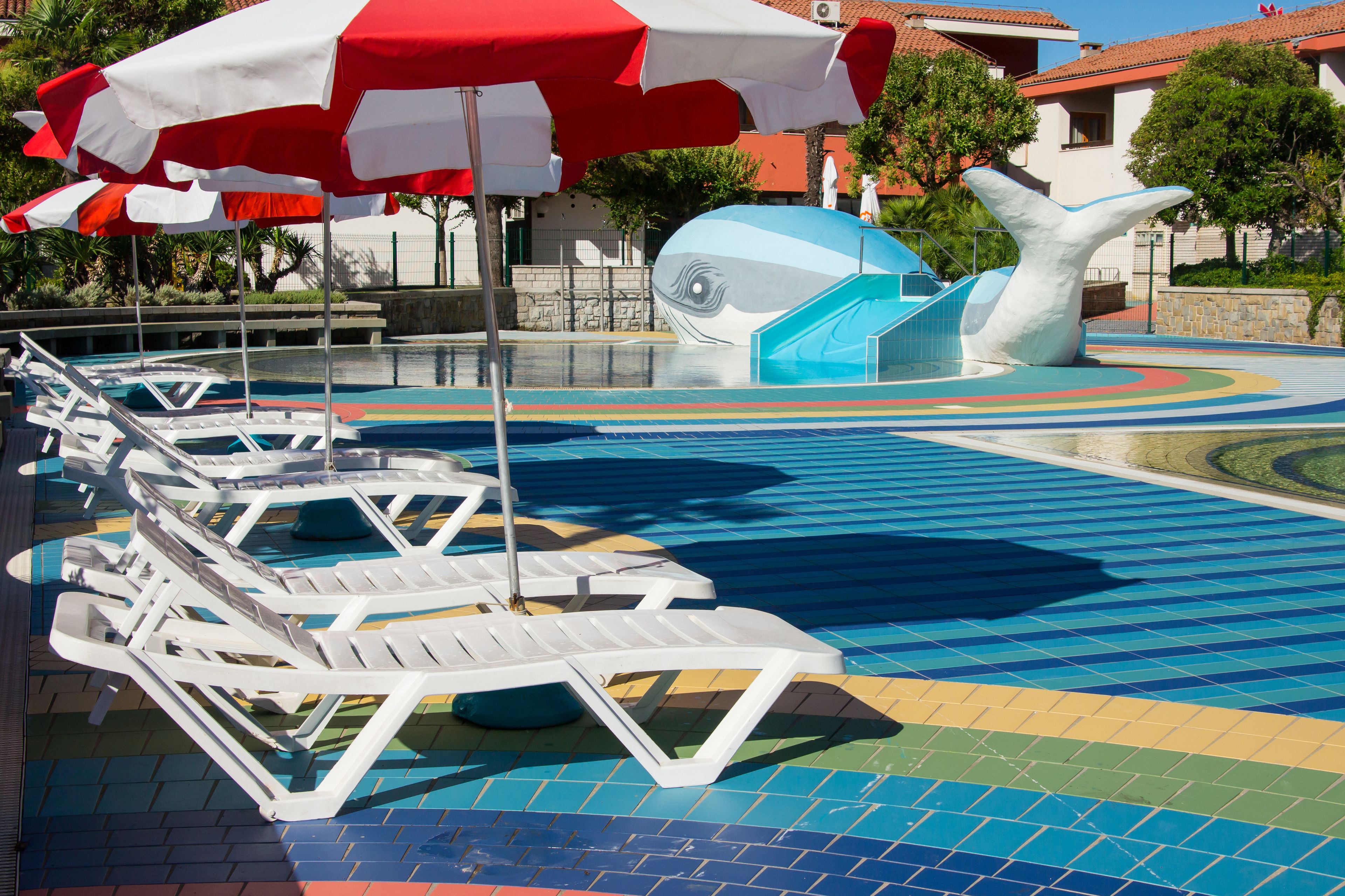 Indoor pool, seasonal outdoor pool, pool loungers