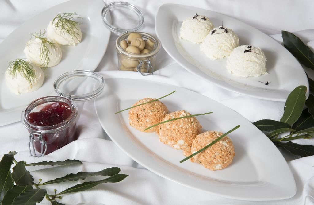 Petit déjeuner buffet (10 EUR par personne)