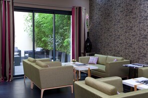 每日供應歐陸早餐 (每人 EUR17)