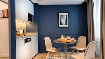Fridge, coffee/tea maker, electric kettle