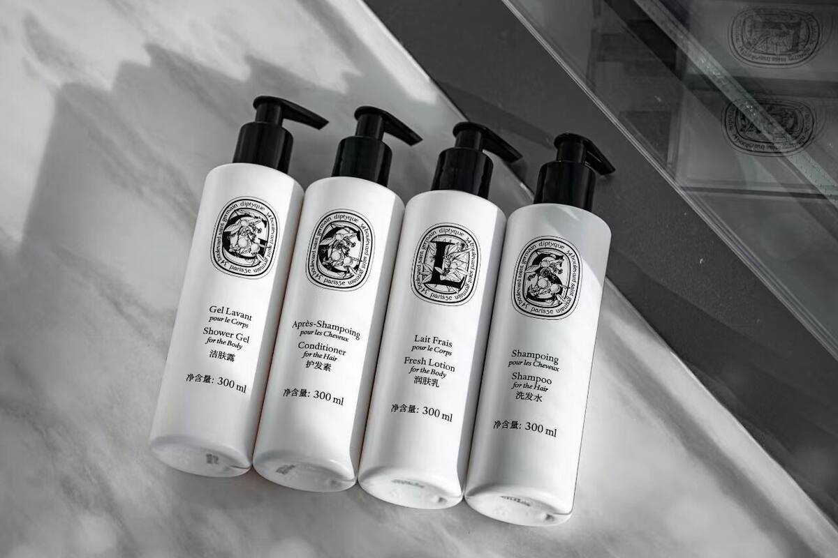 1 bedroom, hypo-allergenic bedding, down duvets, minibar