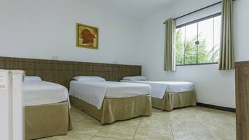 Family Triple Room | In-room safe, desk, blackout drapes, free cribs/infant beds