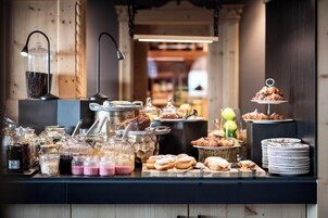 Desayuno buffet incluido todos los días 