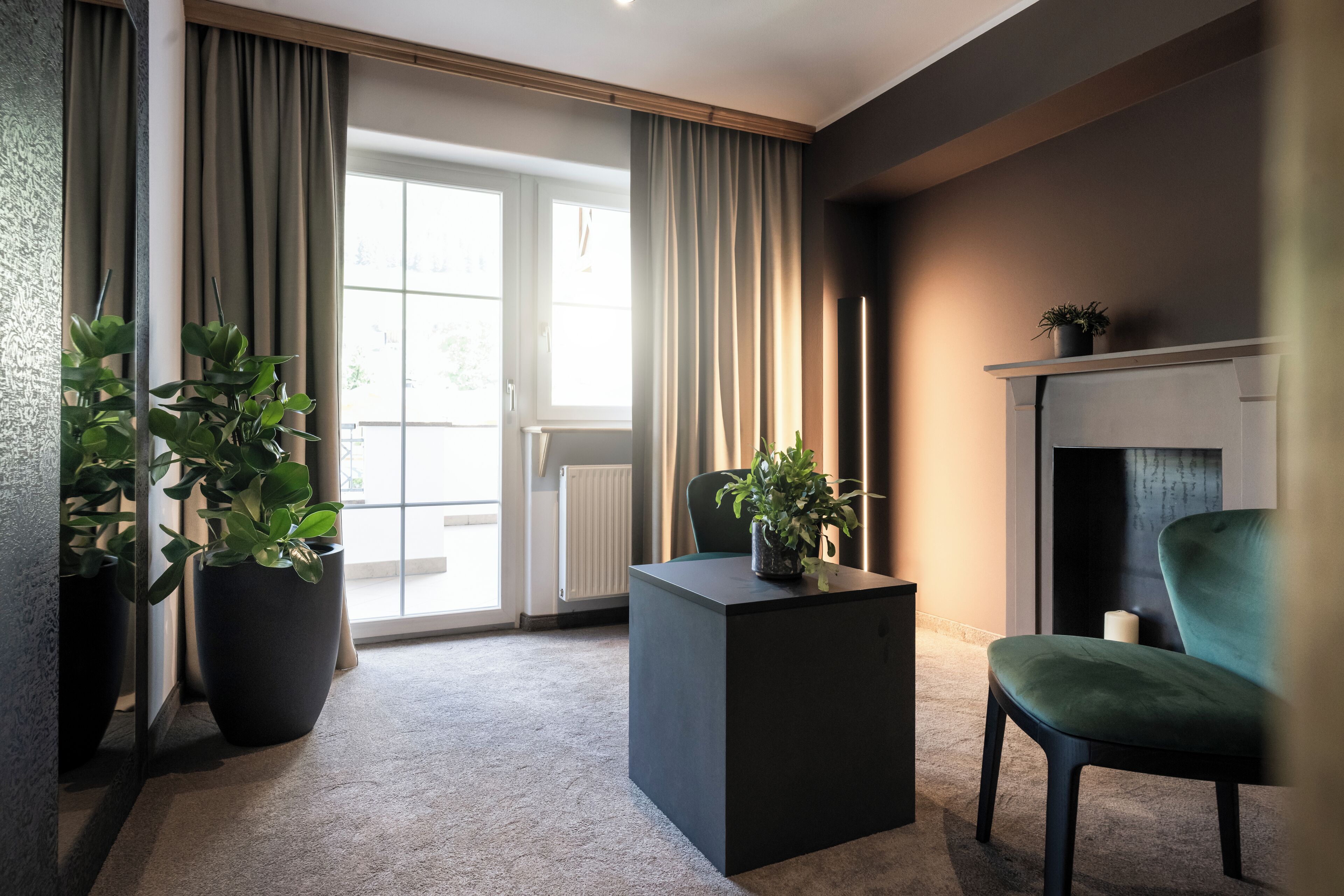 Suite – junior | Allergitestet sengetøy, dundyner, minibar og safe på rommet