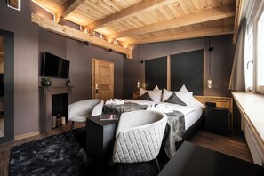 Hypo-allergenic bedding, down duvets, minibar, in-room safe - Alpstay - Hotel Acadia - Adults Only (Selva di Val Gardena)