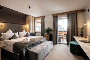 Ropa de cama hipoalergénica, cubrecamas y minibar 