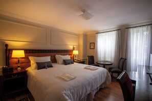 Suite | Minibar, brankas, didekorasi berbeda-beda, dan Wi-Fi gratis
