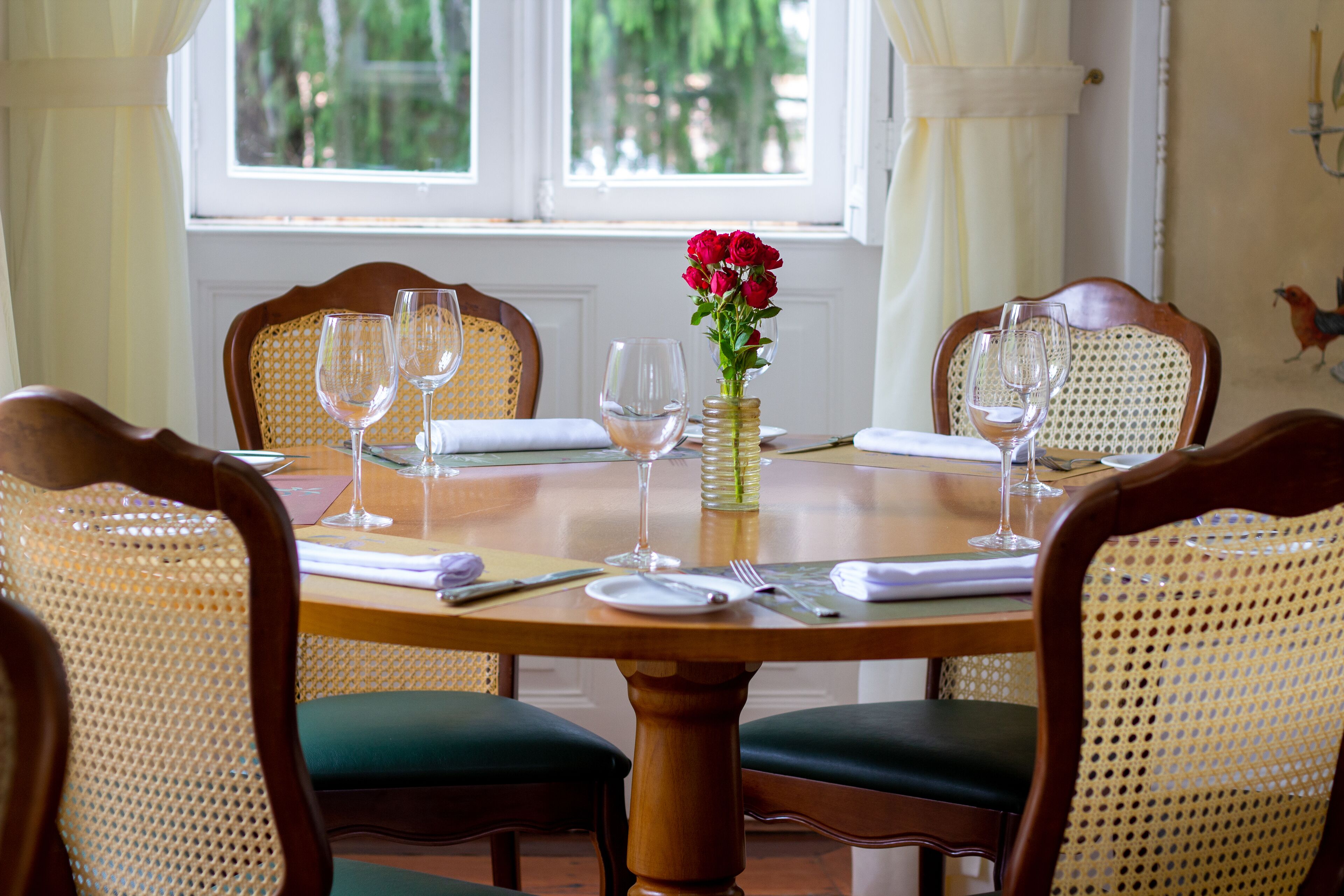 lunch and dinner served