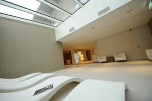 Kroppsbehandlinger, massasje med varme steiner og dypvevsmassasje