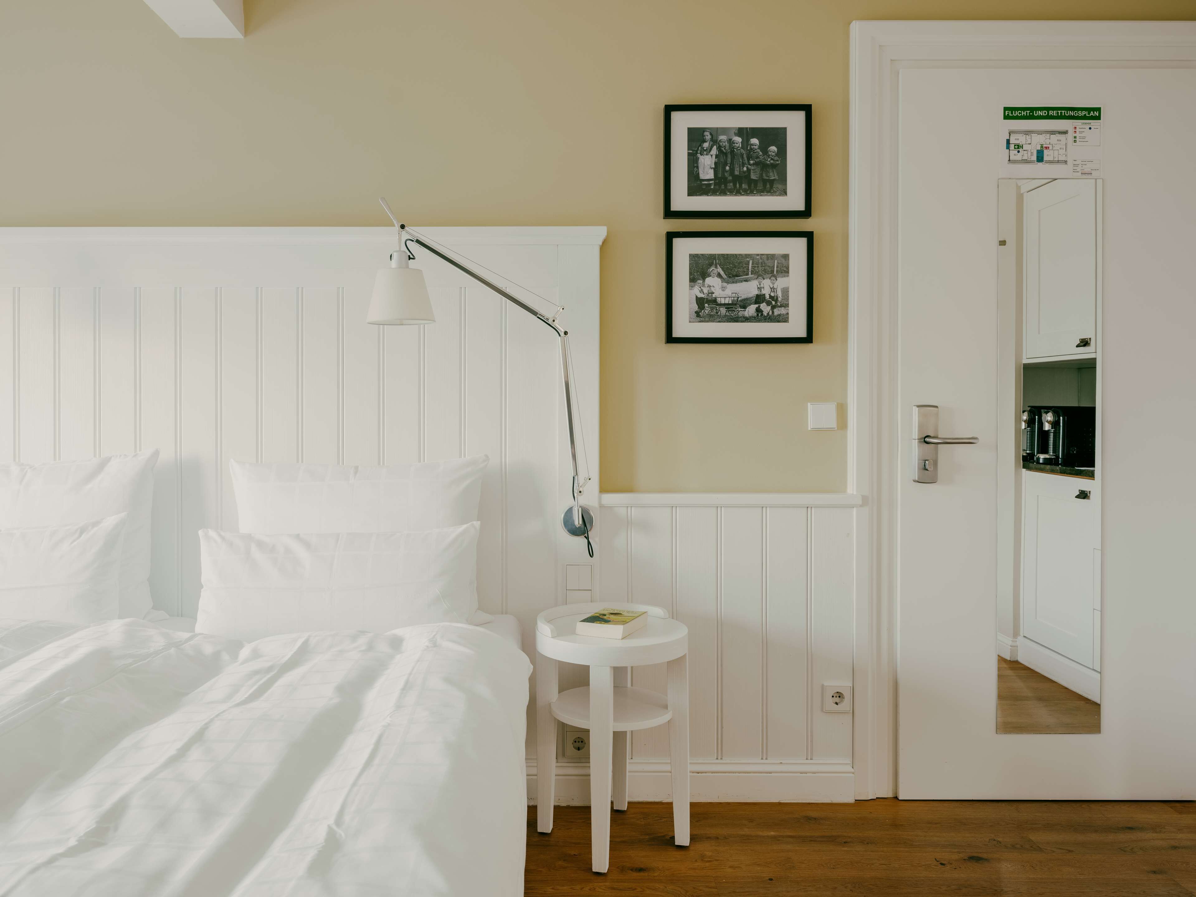 Doppelzimmer (Warmbad) | Allergikerbettwaren, Daunenbettdecken, Minibar, Zimmersafe