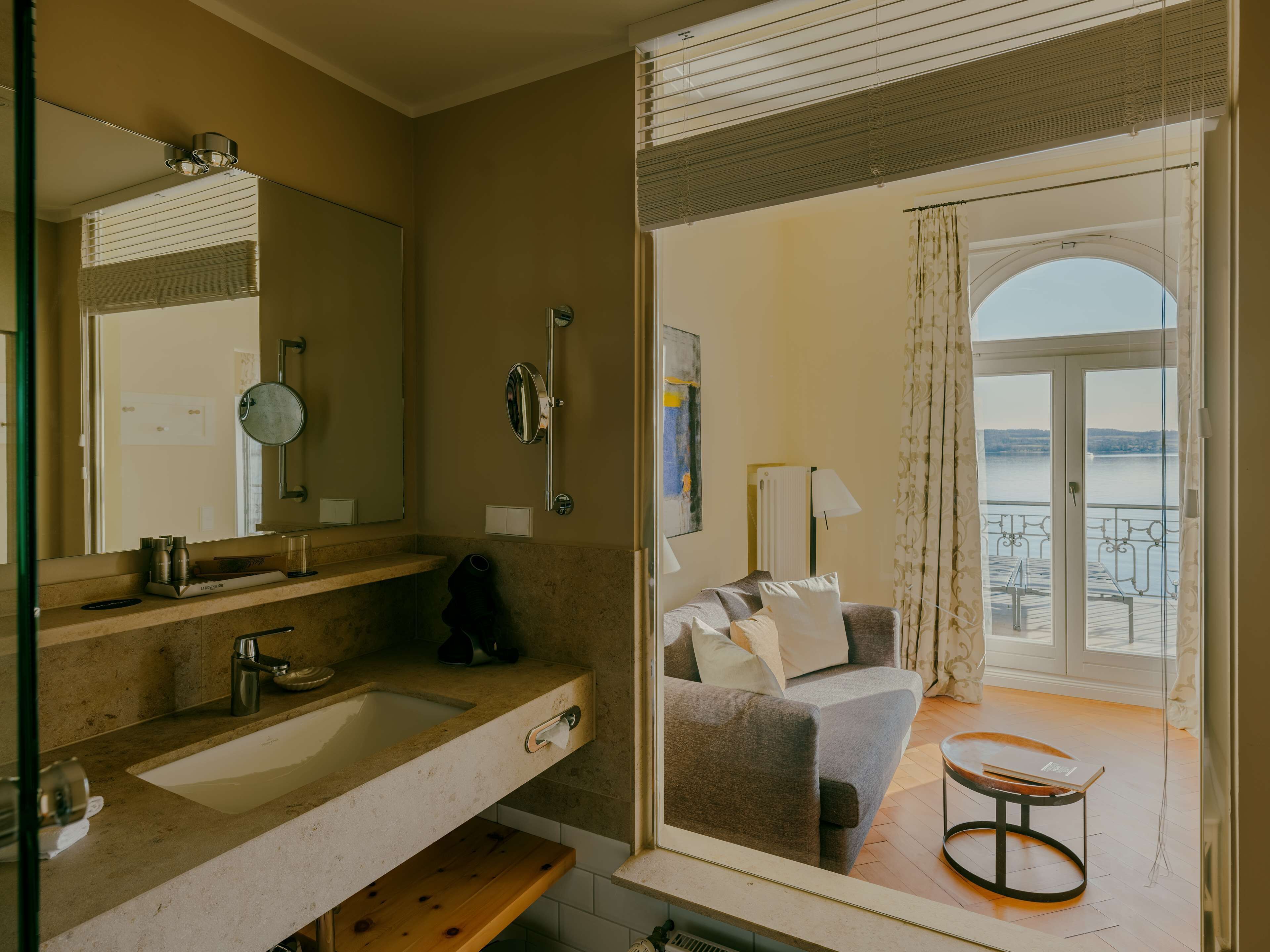 premium suite (villa seeburg) | bathroom | free toiletries, hair dryer, bathrobes, slippers