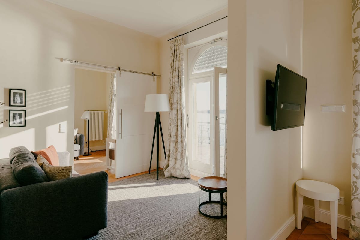 Premium Suite (Villa Seeburg) | Hypo-allergenic bedding, down comforters, minibar, in-room safe