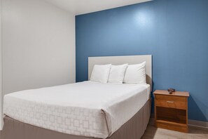 Individually furnished, desk, laptop workspace, iron/ironing board - WoodSpring Suites College Station (Bryan)