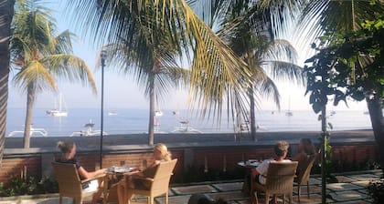 Lovina Beach Hotel