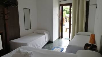 SUITE QUADRUPLO LUXO/FRENTE MAR | Minibar, gratis wi-fi och sängkläder