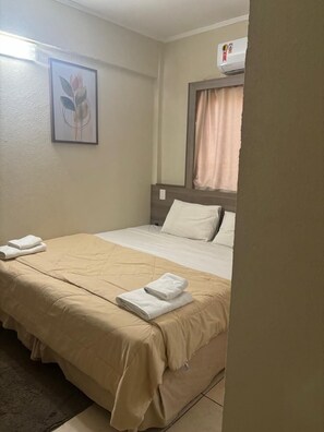 Minibar, in-room safe, desk, blackout curtains - Druds Hotel (Tres Lagoas)