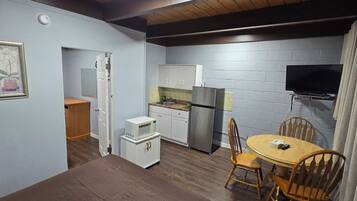 Studio, 2 Queen Beds