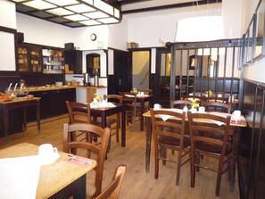Daily buffet breakfast (EUR 8.50 per person)