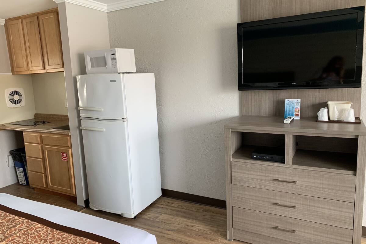 double room, 2 double beds, kitchenette | free wifi, bed sheets