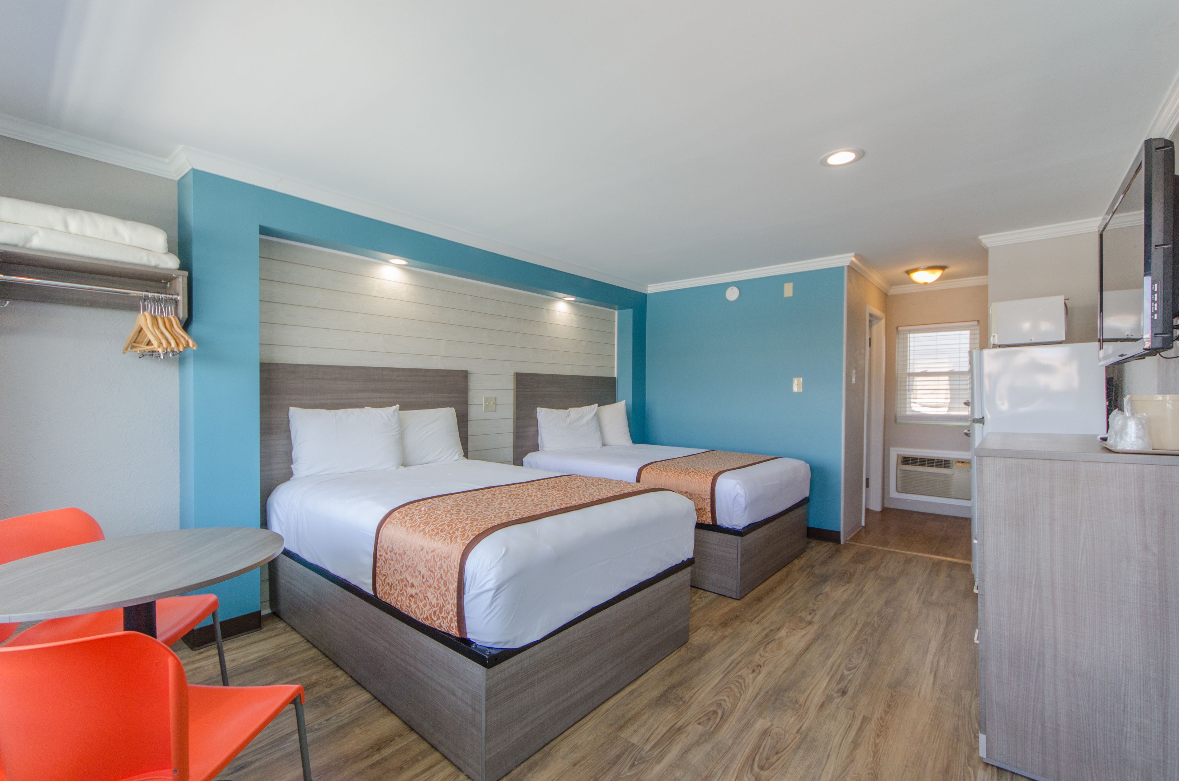 double room, 2 double beds, kitchenette | free wifi, bed sheets