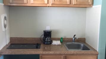 Double Room, 2 Double Beds, Kitchenette | Private kitchenette