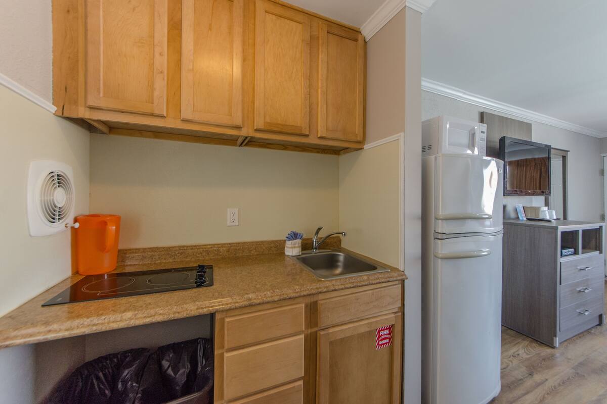 double room, 2 double beds, kitchenette | free wifi, bed sheets