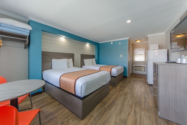 Double Room, 2 Double Beds, Kitchenette | Free WiFi, bed sheets