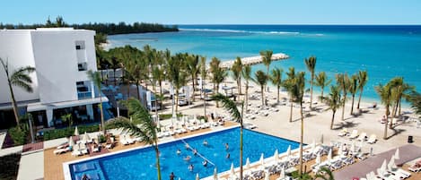 3 outdoor pools, pool umbrellas, pool loungers