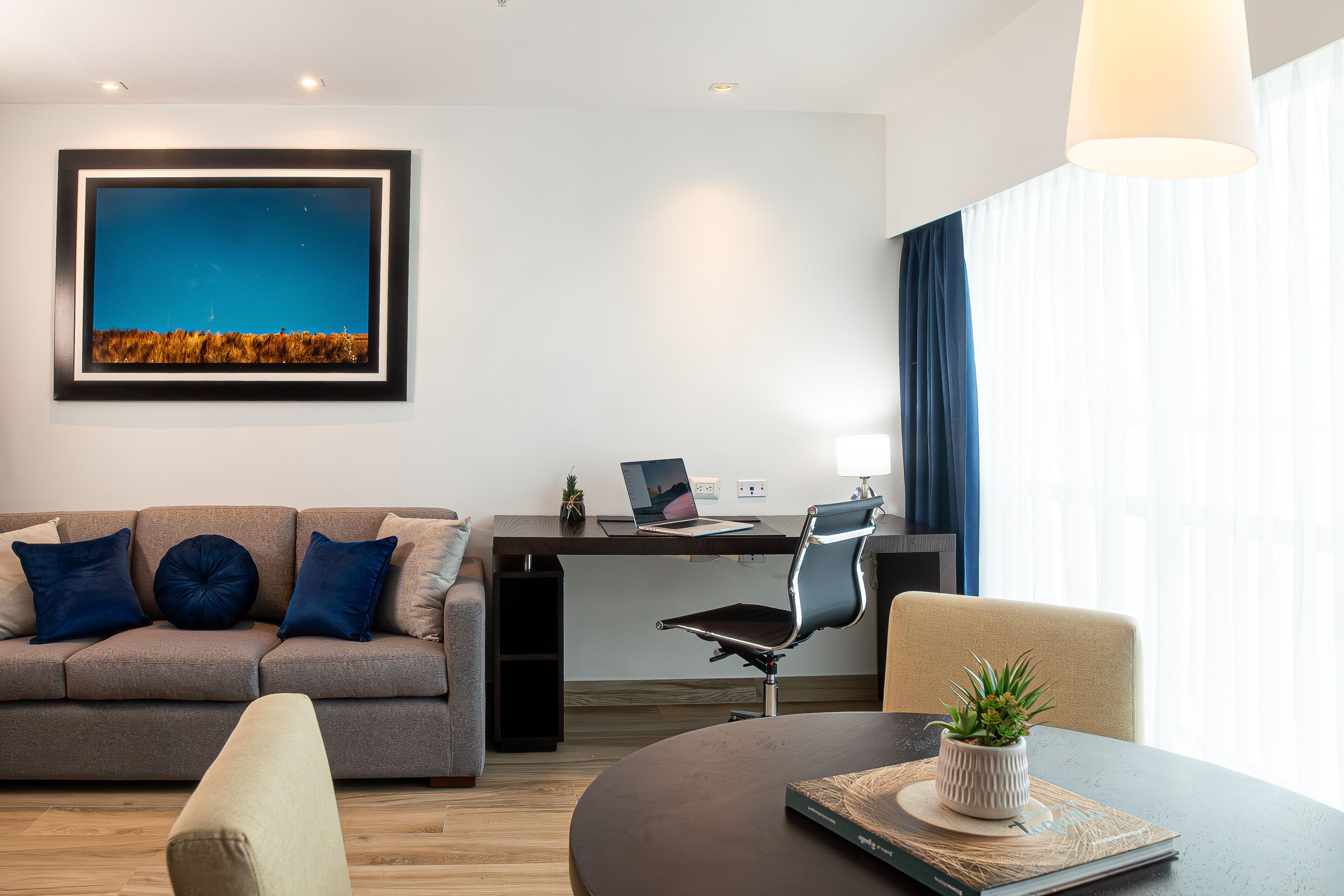 junior suite, 1 king bed, jetted tub, river view | egyptian cotton sheets, premium bedding, down duvets, pillow-top beds