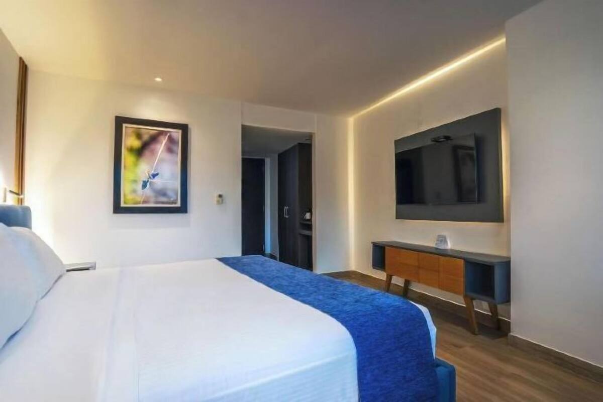 Egyptian cotton sheets, premium bedding, down duvets, pillow-top beds