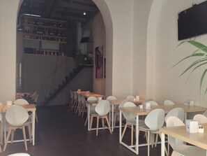 Esmorzar diari continental (5.00 EUR per persona) 