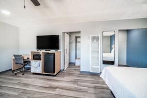 Deluxe Room, 1 Bedroom, Ocean View | Blackout drapes, iron/ironing board, cribs/infant beds, free WiFi