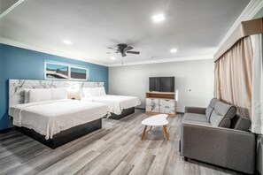 Habitació doble Deluxe, cuina bàsica | Cortines opaques, planxa i posts de planxar, bressols i wifi gratuïta 