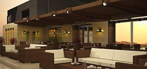 Outdoor dining - Grand Park Hotel (Ramallah)